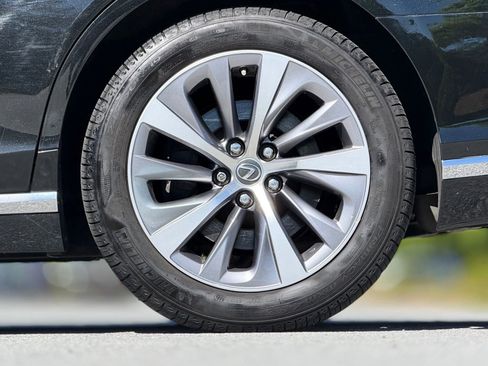 Used 2018 Lexus LS 500 AWD w/ Accessory Package (Z2) image 19