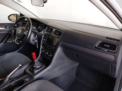 Used 2018 Volkswagen Golf S FWD image 12