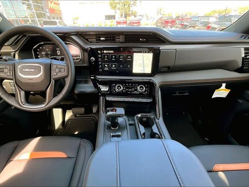 Certified 2025 GMC Sierra 1500 AT4 w/ AT4 Premium Package image 5