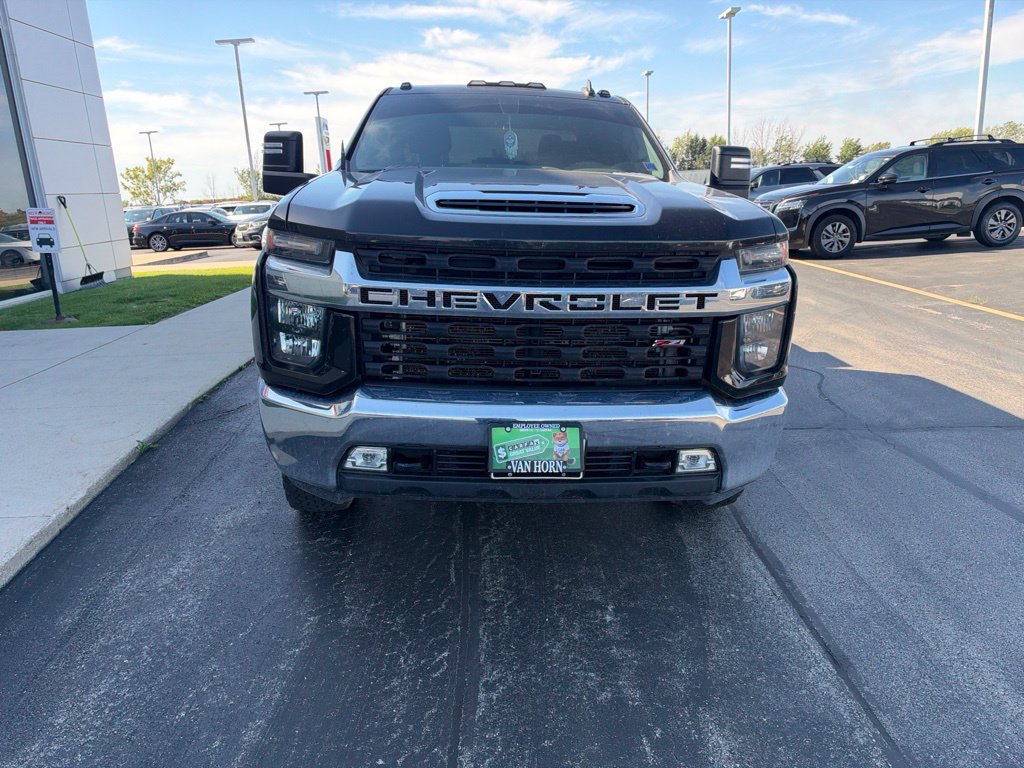 Used 2022 Chevrolet Silverado 2500 LT w/ Convenience Package AWD/4WD image 3
