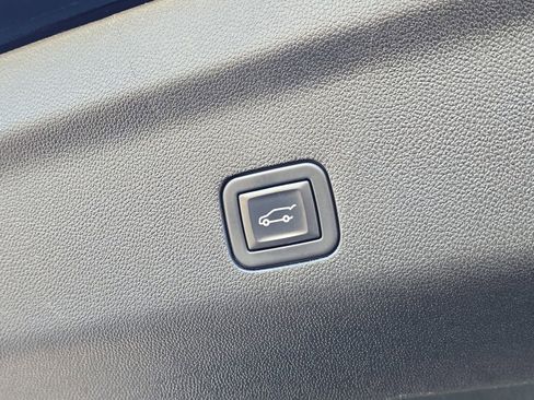 Certified 2024 Chevrolet Suburban High Country w/ Advanced Technology Package image 38