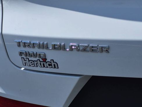Used 2023 Chevrolet TrailBlazer LT AWD/4WD image 20