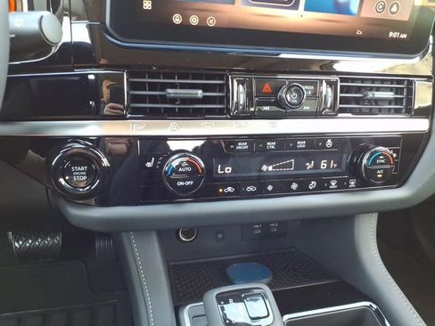 New 2026 Nissan Pathfinder SL AWD/4WD image 13