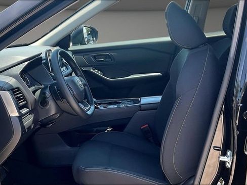 Used 2025 Nissan Rogue S FWD image 22
