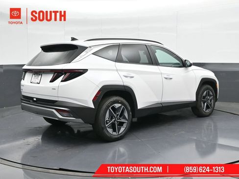 Used 2025 Hyundai Tucson SEL image 2