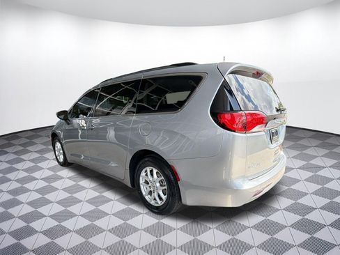 Used 2021 Chrysler Voyager Lxi FWD image 3