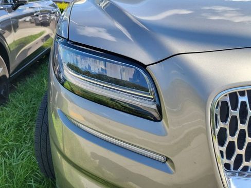 Used 2023 Lincoln Nautilus Reserve FWD image 2