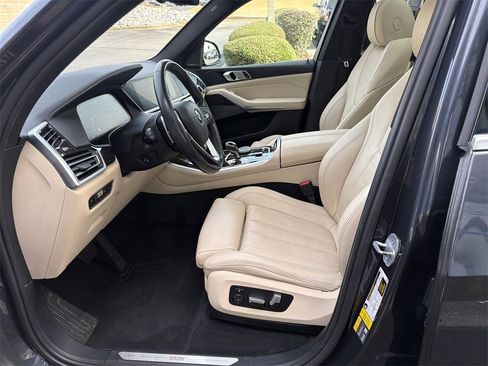Used 2021 BMW X5 xDrive45e w/ Premium Package image 9