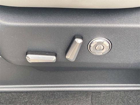 New 2025 Lincoln Navigator Reserve image 13