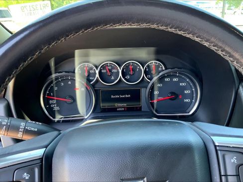 Used 2023 Chevrolet Suburban LS RWD image 21