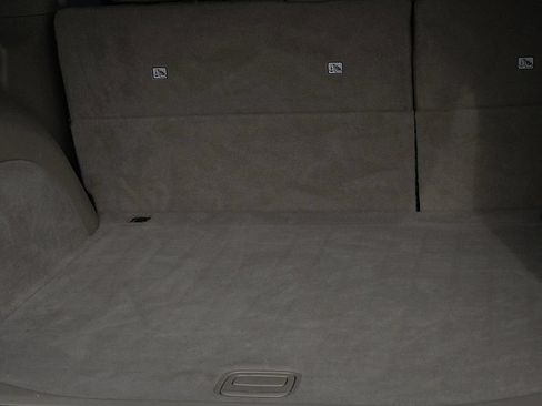 Used 2019 Jeep Grand Cherokee Overland AWD/4WD image 8