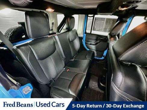 Used 2017 Jeep Wrangler Unlimited Sahara AWD/4WD image 31