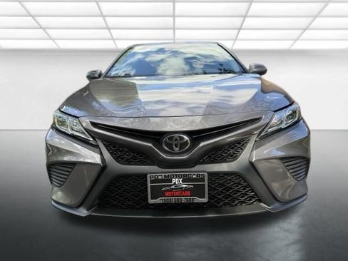 Used 2019 Toyota Camry SE w/ Carpet Mat Package FWD image 9