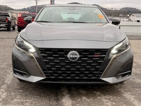 Used 2025 Nissan Altima 2.5 SR AWD/4WD image 11