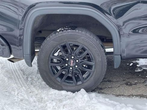 Used 2020 GMC Sierra 1500 Elevation w/ Elevation Value Package image 9