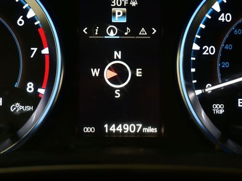 Used 2015 Toyota Highlander XLE image 25