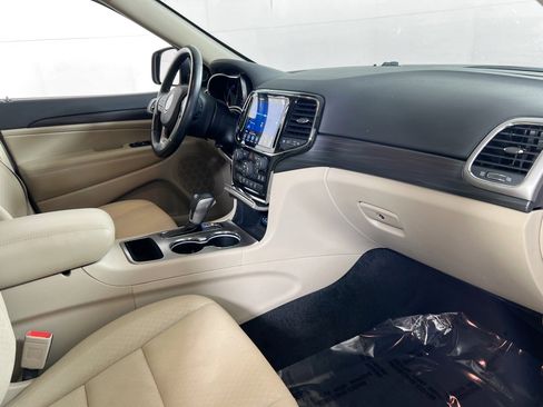 Used 2022 Jeep Grand Cherokee Laredo E image 27