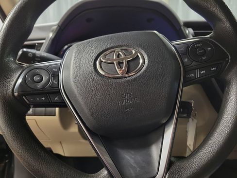 Used 2020 Toyota Camry LE AWD/4WD image 17