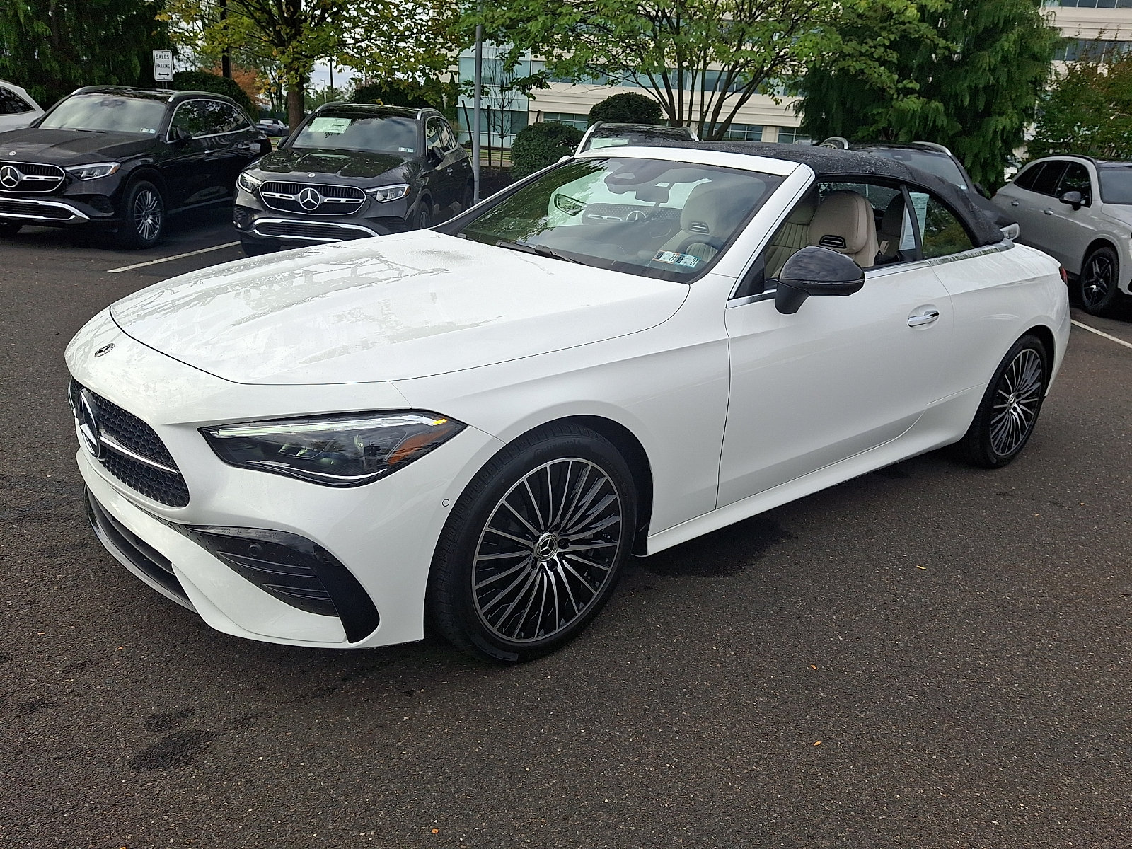 Certified 2024 Mercedes-Benz CLE 450 4MATIC Cabriolet image 3