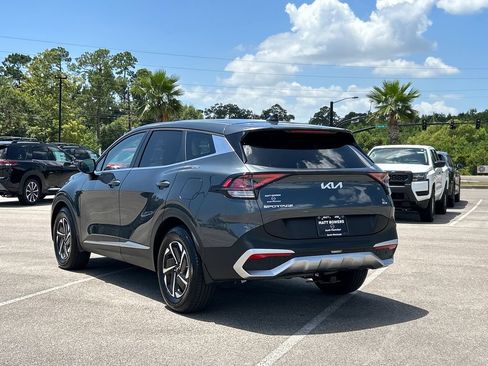 Used 2025 Kia Sportage LX FWD image 3