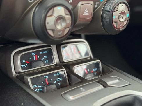 Used 2015 Chevrolet Camaro SS w/ Commemorative Special Edition RWD image 23