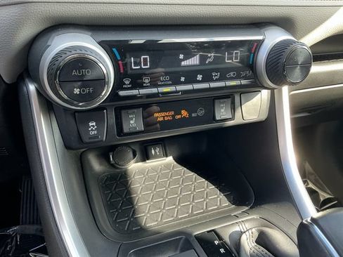 Used 2019 Toyota RAV4 XLE Premium w/ Cold Weather Package AWD/4WD image 23