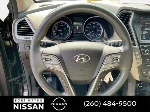 Used 2017 Hyundai Santa Fe SE AWD/4WD image 19