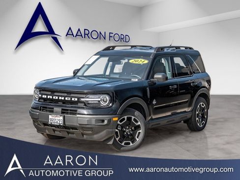 Used 2024 Ford Bronco Sport Outer Banks w/ Tech Package image 1