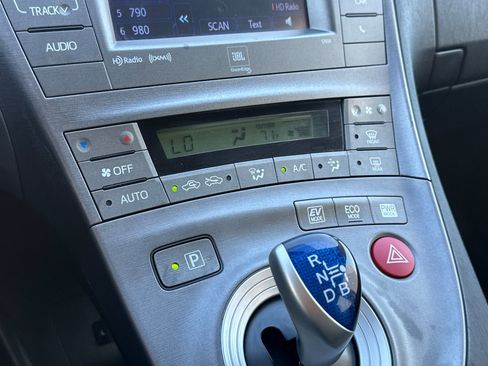 Used 2015 Toyota Prius Four FWD image 27