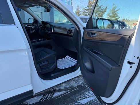 Used 2024 Volkswagen Atlas SE image 10