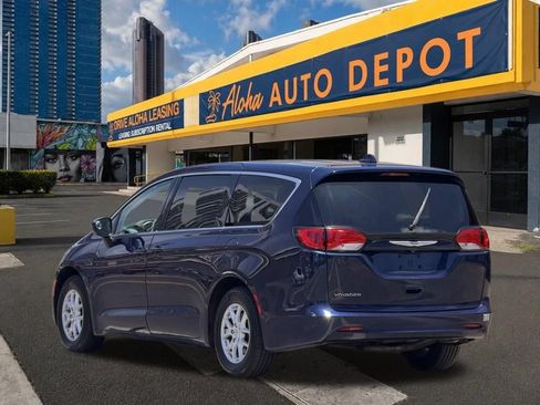 Used 2020 Chrysler Voyager LX FWD image 3