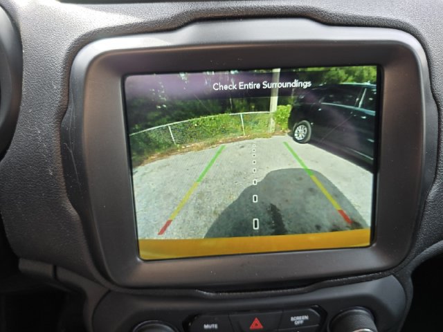 Used 2023 Jeep Renegade Latitude AWD/4WD image 7