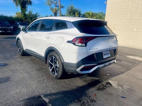 Used 2025 Kia Sportage EX FWD image 3