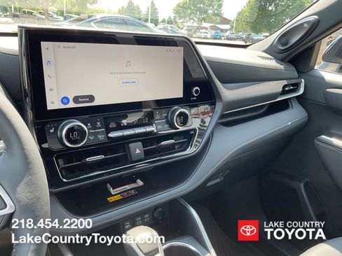 Used 2026 Toyota Highlander XSE AWD/4WD image 30