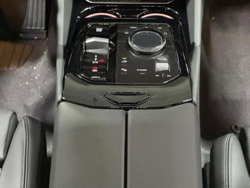 New 2026 BMW 530i xDrive w/ Convenience Package image 15