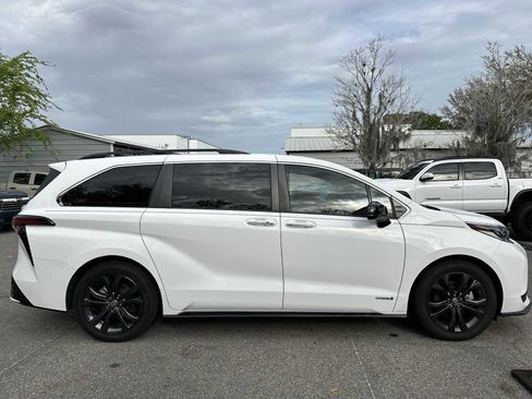 Used 2021 Toyota Sienna XSE image 7