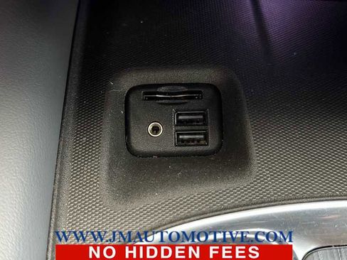 Used 2021 Buick Enclave Essence image 38