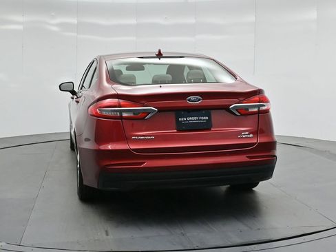 Certified 2019 Ford Fusion SE image 28