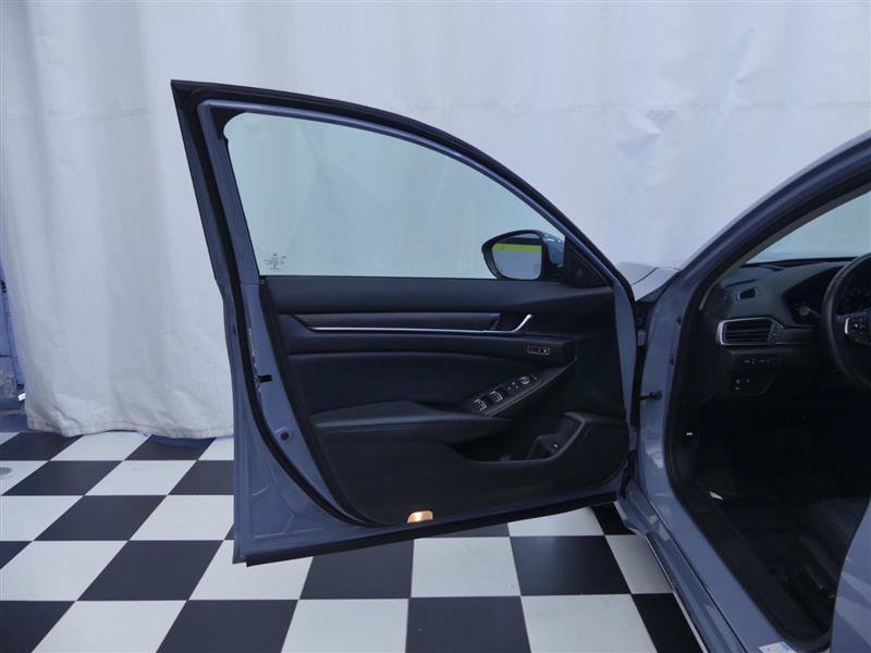 Used 2021 Honda Accord Touring image 19