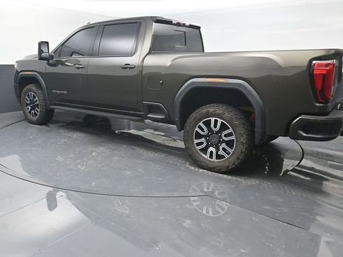 Used 2023 GMC Sierra 2500 AT4 w/ AT4 Preferred Package AWD/4WD image 3
