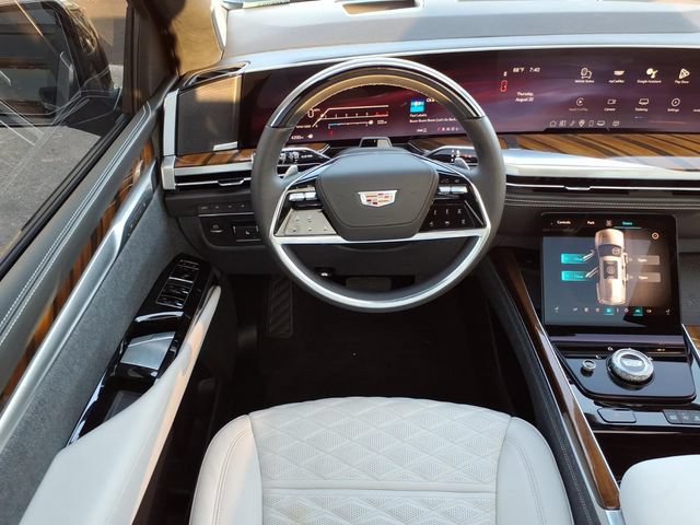 Certified 2026 Cadillac Escalade Platinum Sport w/ LPO, ONYX Package AWD/4WD image 17