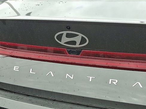 New 2026 Hyundai Elantra Hybrid FWD image 5