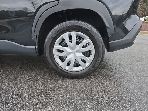 Used 2023 Toyota Corolla Cross L image 33