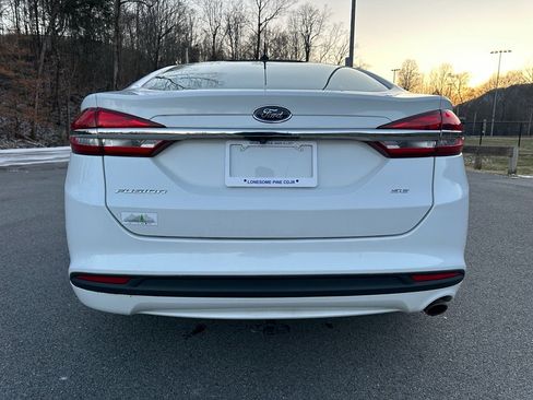 Used 2018 Ford Fusion SE image 5