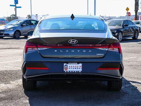 New 2026 Hyundai Elantra Limited FWD image 21