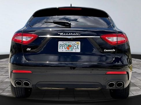 Used 2018 Maserati Levante AWD/4WD image 5