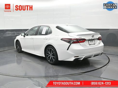 Used 2024 Toyota Camry SE image 8