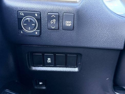 Used 2014 Lexus GX 460 AWD/4WD image 38