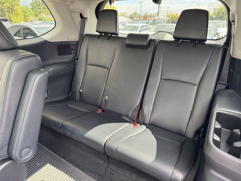Used 2024 Toyota Grand Highlander AWD image 10