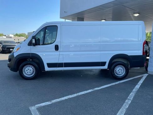 Used 2025 RAM ProMaster 2500 w/ Convenience Group FWD image 8